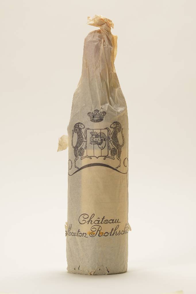 1 Flasche 1989 Chateau Mouton Rothschild, Pauillac, ca. 75 cl, into neck, Künstleretikett: "Die Mauer" von Georg Baselitz, unverkostet, ...