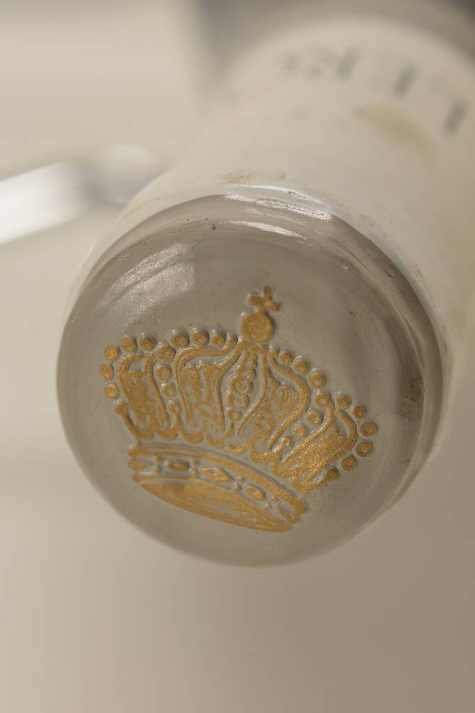 Detail a: 1 Flasche 1967 Leroy Cotes de Beaune-Villages, Auxey-Mersault, Cote-d'Or, ca. 75 cl, Abstand zwischen Kapsel und Wein: ca. 2,8 cm, Etiketten und ...