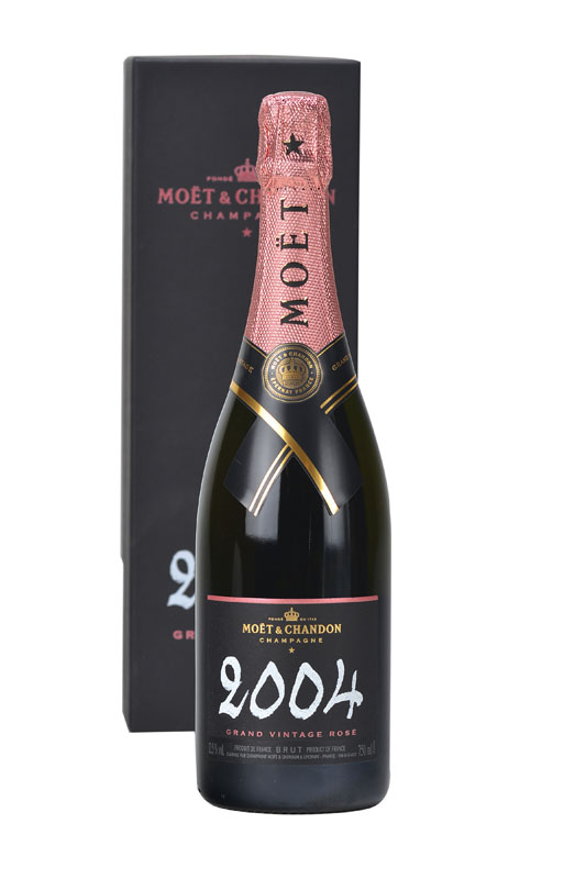 1 Flasche 2004 Moet & Chandon Grand Vintage Rose, Champagne, ca. 75 cl, Abstand zwischenFlaschenboden und Wein: ca. 1 cm, unverkostet,in ...