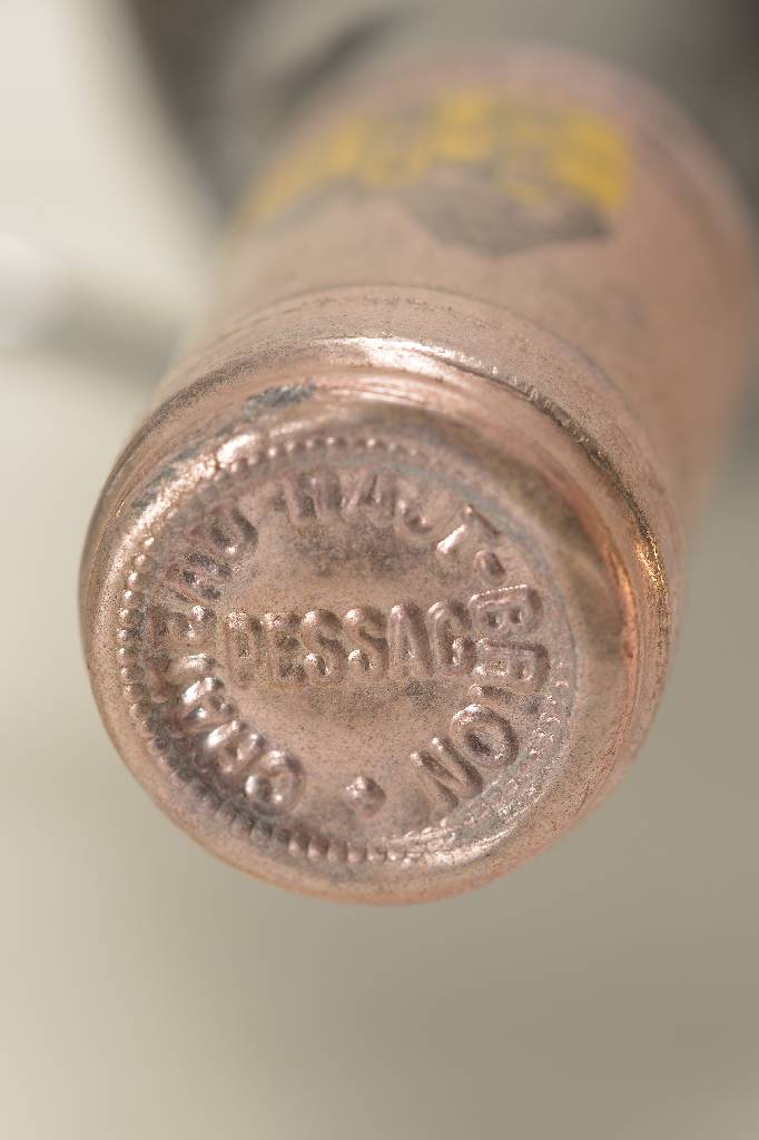Detail a: 4 Flaschen 1974 Château Haut Brion, Premier Grand Cru Classé, je 75 cl, into neck,Etiketten angelaufen, unverkostet