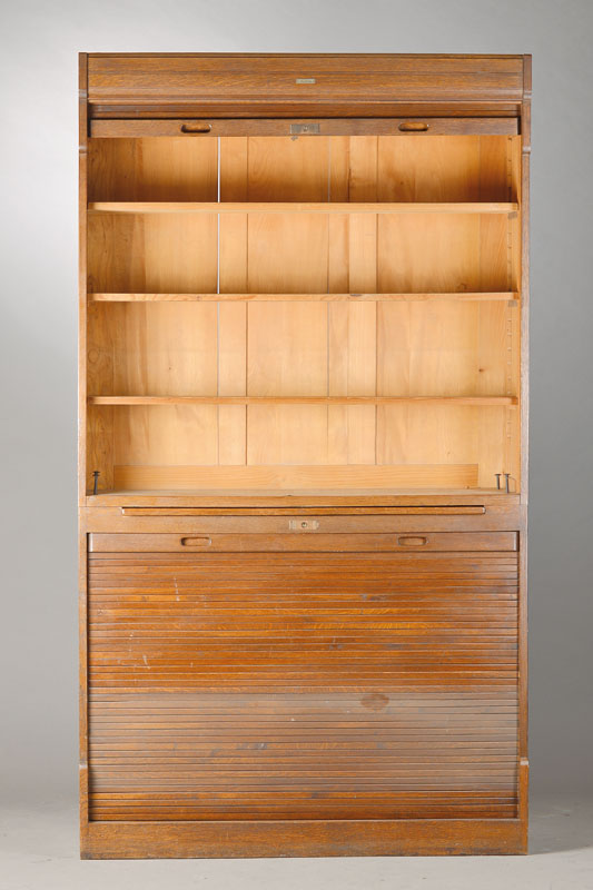 Büroschrank, "System Stolzenberg", deutsch, um1910, Eiche massiv, 2-teilig mit Rolltüren u. Einlegebretter, mittige Ausziehplatte, ...