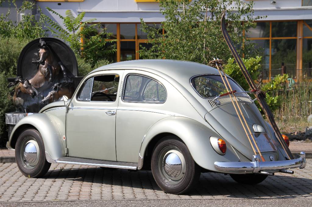 Detail b: Volkswagen Käfer 1200 Export, EZ 11.1958, 2.Hand, im Originalzustand, Laufleistung 43.200 Km, Winker (funktionsfähig), Warnblinkanlage ...