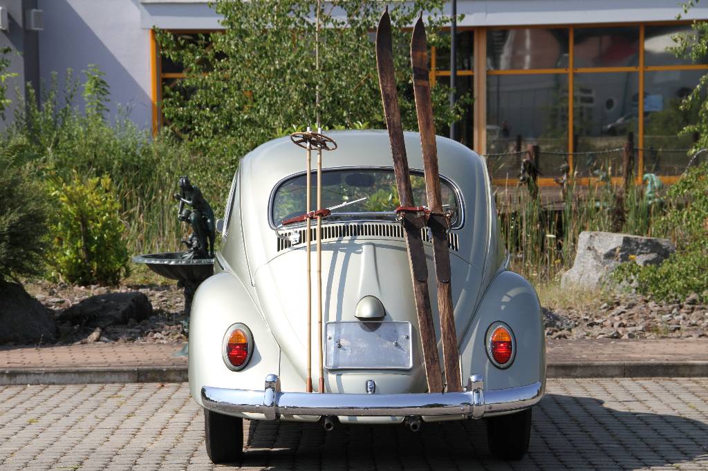Detail c: Volkswagen Käfer 1200 Export, EZ 11.1958, 2.Hand, im Originalzustand, Laufleistung 43.200 Km, Winker (funktionsfähig), Warnblinkanlage ...