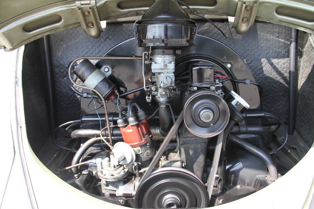Detail e: Volkswagen Käfer 1200 Export, EZ 11.1958, 2.Hand, im Originalzustand, Laufleistung 43.200 Km, Winker (funktionsfähig), Warnblinkanlage ...