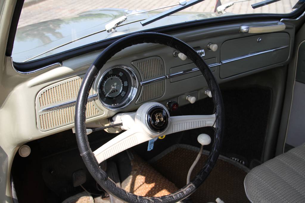 Detail f: Volkswagen Käfer 1200 Export, EZ 11.1958, 2.Hand, im Originalzustand, Laufleistung 43.200 Km, Winker (funktionsfähig), Warnblinkanlage ...