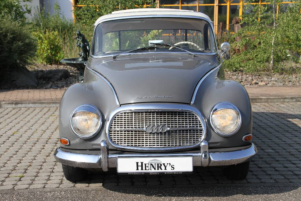 Detail a: Auto Union AU 1000S, EZ 07.1961, 2. Hand, Laufleistung 88.667 km original, 37 KW/ 50 PS,H-Kennzeichen, Schaltgetriebe, grau/weiß, Stoffausstattung ...