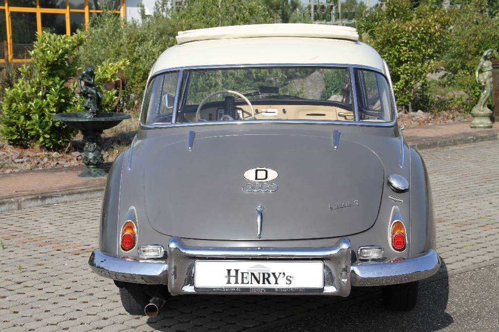 Detail c: Auto Union AU 1000S, EZ 07.1961, 2. Hand, Laufleistung 88.667 km original, 37 KW/ 50 PS,H-Kennzeichen, Schaltgetriebe, grau/weiß, Stoffausstattung ...