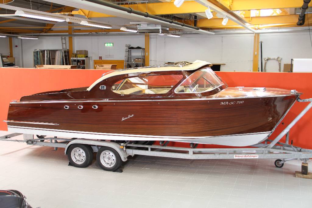 Detail a: Faul Swiss Craft 700, BJ 1964, VM Dieselmotor 2.8l, 4-Zylinder, Innenborder, 121KW/ 165 PS, ZF-Hurt Getriebe mit festem Wellenantrieb und ...