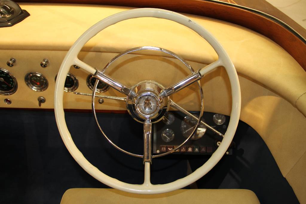 Detail f: Faul Swiss Craft 700, BJ 1964, VM Dieselmotor 2.8l, 4-Zylinder, Innenborder, 121KW/ 165 PS, ZF-Hurt Getriebe mit festem Wellenantrieb und ...