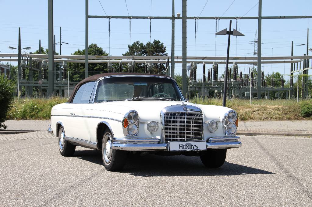 Mercedes Benz 300 Seb Cabriolet, EZ 01.1965,Laufleistung 119.000 Km, 125Kw/170PS, 4 Gang Schaltgetriebe, Elfenbein, Leder braun,braunes Stoffverdeck, ...