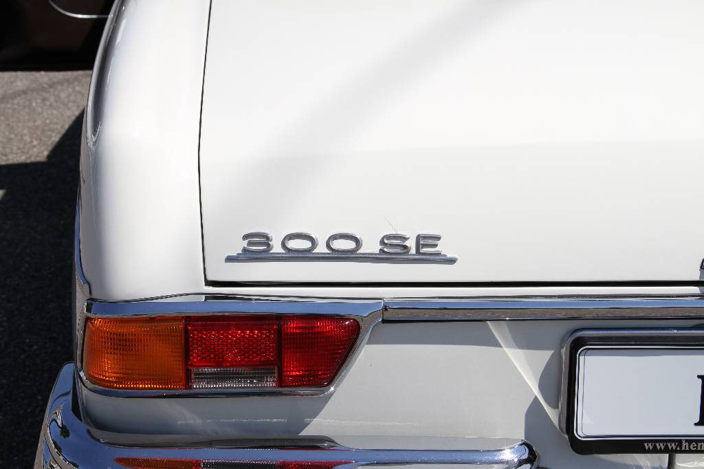 Detail e: Mercedes Benz 300 Seb Cabriolet, EZ 01.1965,Laufleistung 119.000 Km, 125Kw/170PS, 4 Gang Schaltgetriebe, Elfenbein, Leder braun,braunes Stoffverdeck, ...