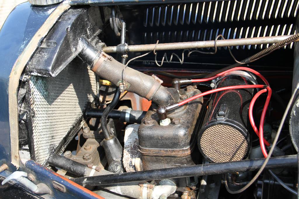 Detail h: Auto Union DKW Meisterklasse F8 700, EZ 10.1938, 2.Hand, Laufleistung 99.549 km abgelesen, 15 KW/ 20 PS, Schaltgetriebe, schwarz/blau, ...