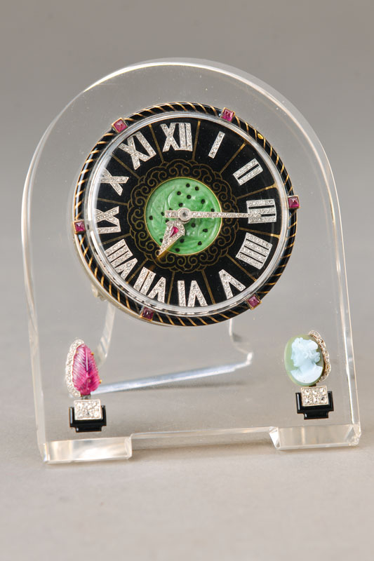 Tischuhr Cartier, Paris, Bergkristall, Art- Deco, um 1930, Rückdeckel bezeichnet: 0882 und Cartier 2765, schwarzes Onyx-Zifferblatt mit römischen ...