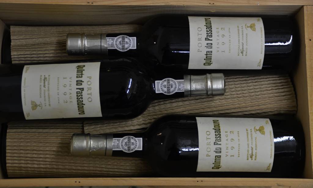 6 Flaschen Quinta do Passadouro 1992, Portwein, 1994 in die Flasche abgefüllt, in orig. Holzkiste, je ca. 75 cl, unverkostet, sehr guter ...