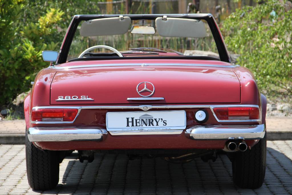 Detail c: Mercedes-Benz 280SL Pagode, EZ 06.1969, 2.Hand (in Deutschland), Laufleistung ca. 160.000 km, 125 KW/ 170 PS, H-Kennzeichen, TÜVbis 11.2016, ...