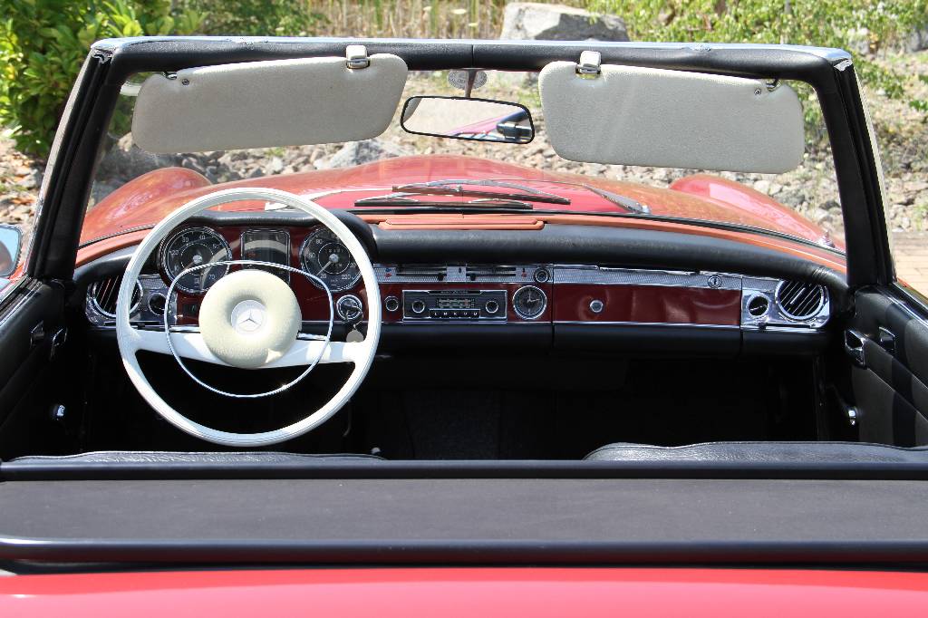 Detail f: Mercedes-Benz 280SL Pagode, EZ 06.1969, 2.Hand (in Deutschland), Laufleistung ca. 160.000 km, 125 KW/ 170 PS, H-Kennzeichen, TÜVbis 11.2016, ...