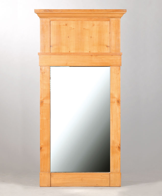Biedermeierspiegel, deutsch, um 1820/30, Kirschbaumfurnier auf Weichholzkorpus, schlichte Form, Kopf mit Karnies, auf Rahmen gearbeitet, Spiegel ...