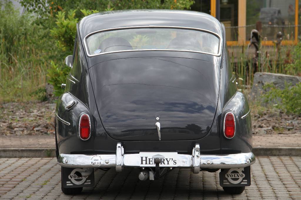 Detail c: Volvo PV 544, EZ 11.1962, Laufleistung 65.364 km abgelesen, H-Zulassung, 59 kW/ 80 PS, 4-Gang Schaltgetriebe, grau, Schalensitze Kunstleder ...