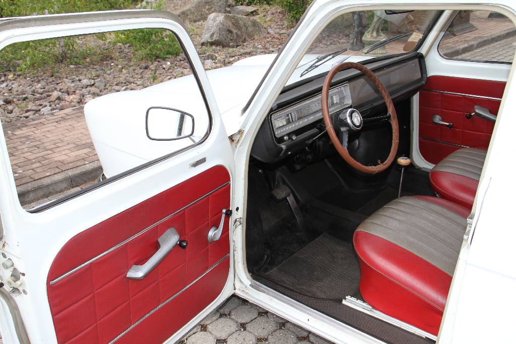 Detail f: Simca 1000 Automatique, EZ 1962, Laufleistung 30.100 km abgelesen, 29 kW/ 40 PS, Automatikgetriebe (sehr selten), weiß, Kunstleder zweifarbig ...