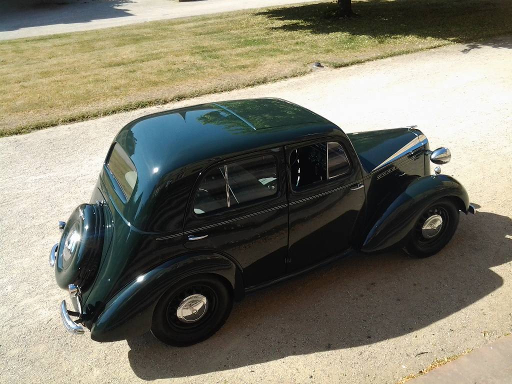 Detail c: Vauxhall Twelve-Six, EZ 1939, Laufleistung 22.500 km abgelesen, 27 kW/ 37 PS, Schaltgetriebe, dunkelgrün, Stoffbezüge grau, Classic Data Gutachten ...