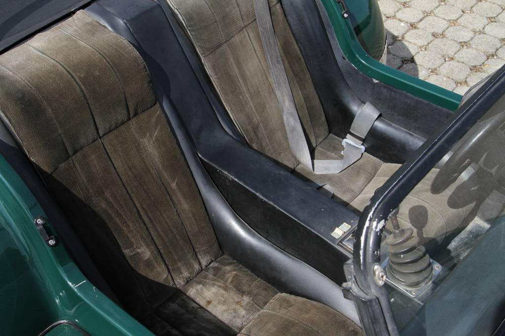 Detail e: Hispano Alemán Mallorca, EZ 1975, Laufleistung 79.200 km abgelesen, 72 kW/ 98 PS, 5-Gang Getriebe, dunkelgrün, Cordstoff grau/ Kunstleder schwarz, ...