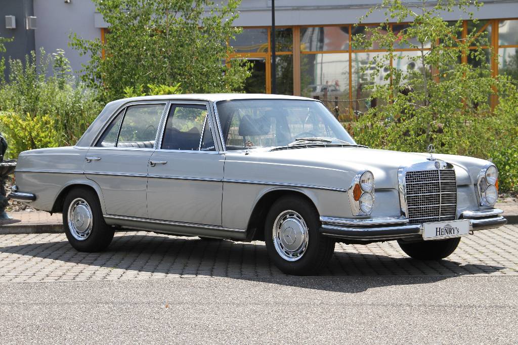 Mercedes-Benz 280 S, EZ 11.1969, 1.Hand, Laufleistung 80.032 km abgelesen, 103 KW/ 140 PS, 4-Gang-Schaltgetriebe, silber, Kunstleder dunkelblau, ...