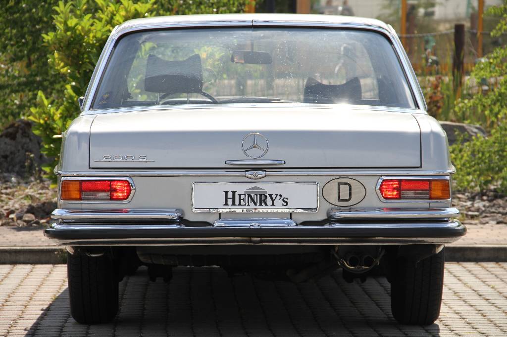 Detail c: Mercedes-Benz 280 S, EZ 11.1969, 1.Hand, Laufleistung 80.032 km abgelesen, 103 KW/ 140 PS, 4-Gang-Schaltgetriebe, silber, Kunstleder dunkelblau, ...