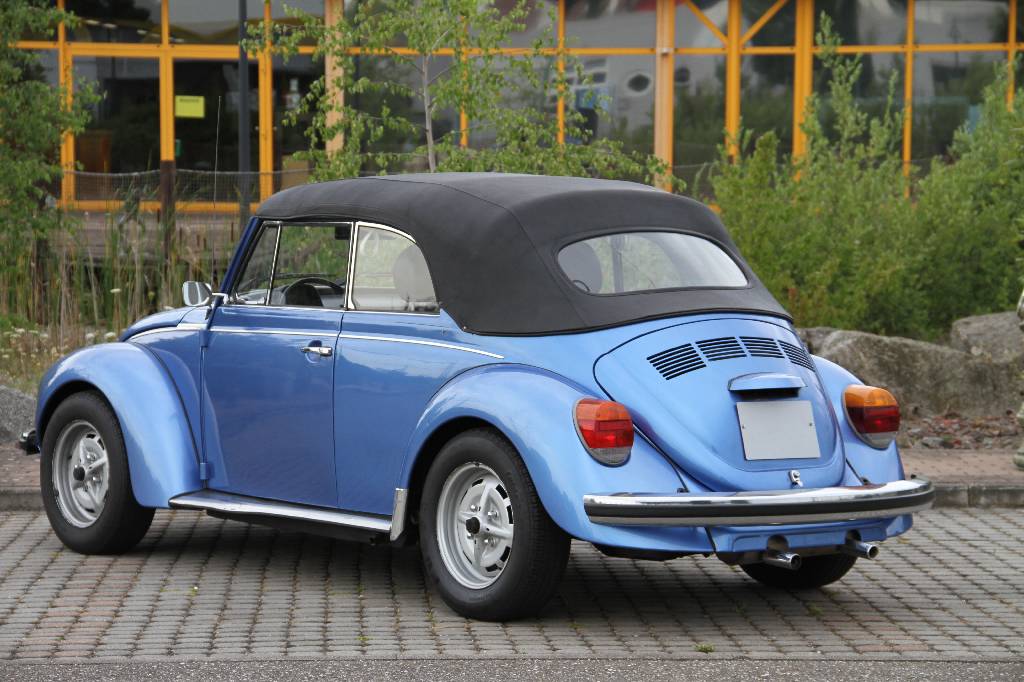 Detail e: VW Käfer 1303 LS Cabriolet, EZ 04.1977, 6. Hand (laut Brief), Schaltgetriebe, Laufleistung ca. 64.853 km Original, 37 KW/ 50 PS, geregelter ...