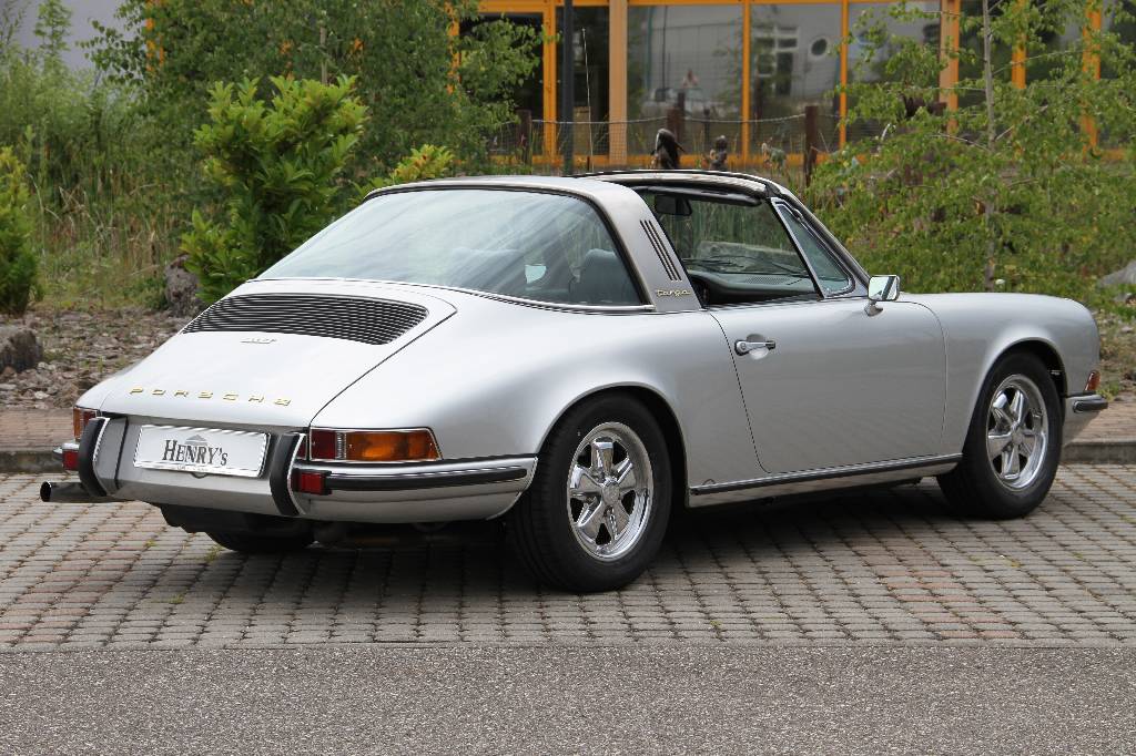 Detail a: Porsche 911 T Targa 2.2l, EZ 07.1971, US- Fahrzeug,Vorbesitzer nicht bekannt, Tacho auf Kilometer umgebaut - Laufleistung nicht nachvollziehbar, 88 ...