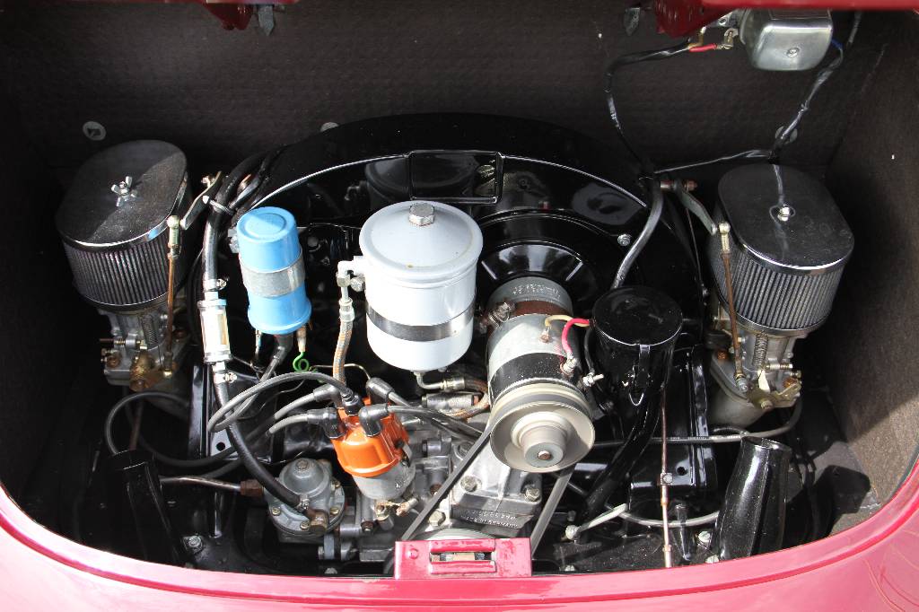 Detail d: Porsche 356 B Coupe, EZ 07.1962, Laufleistung 39.292 km abgelesen, 44 KW/ 60 PS, Schaltgetriebe, rubinrot, Kunstleder beige, ehemals USA, Fahrzeug ...