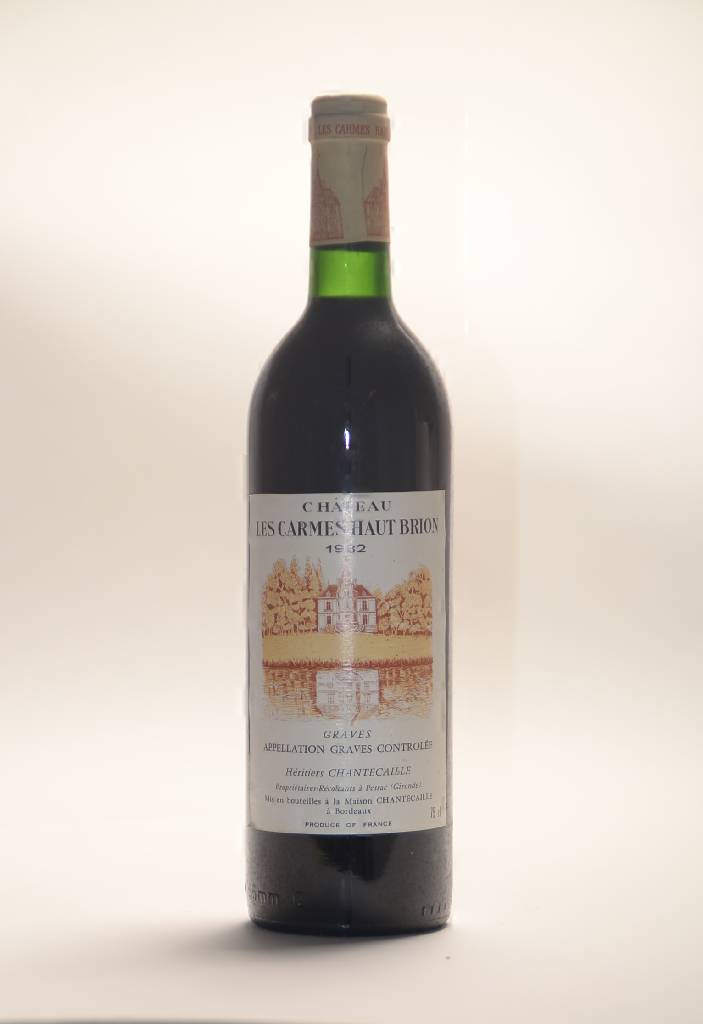 2 Flaschen 1982 Chateau Les Carmes Haut Brion , Graves, ca. 75 cl, je top shoulder, unverkostet