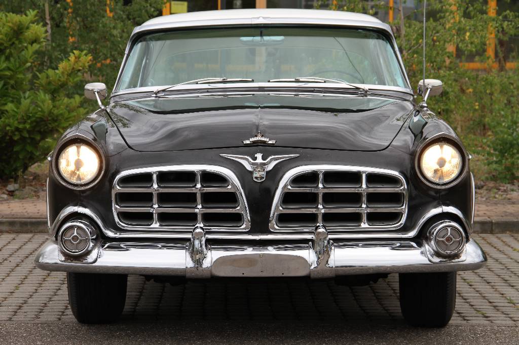 Detail a: Chrysler Imperial 2-Door Southampton Coupé, EZ 05.1956, Laufleistung 78.000 km, 200 KW/ 272 PS, H-Zulassung, Automatikgetriebe, schwarz mit weißem ...