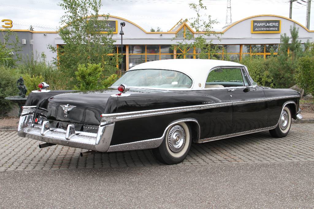 Detail b: Chrysler Imperial 2-Door Southampton Coupé, EZ 05.1956, Laufleistung 78.000 km, 200 KW/ 272 PS, H-Zulassung, Automatikgetriebe, schwarz mit weißem ...