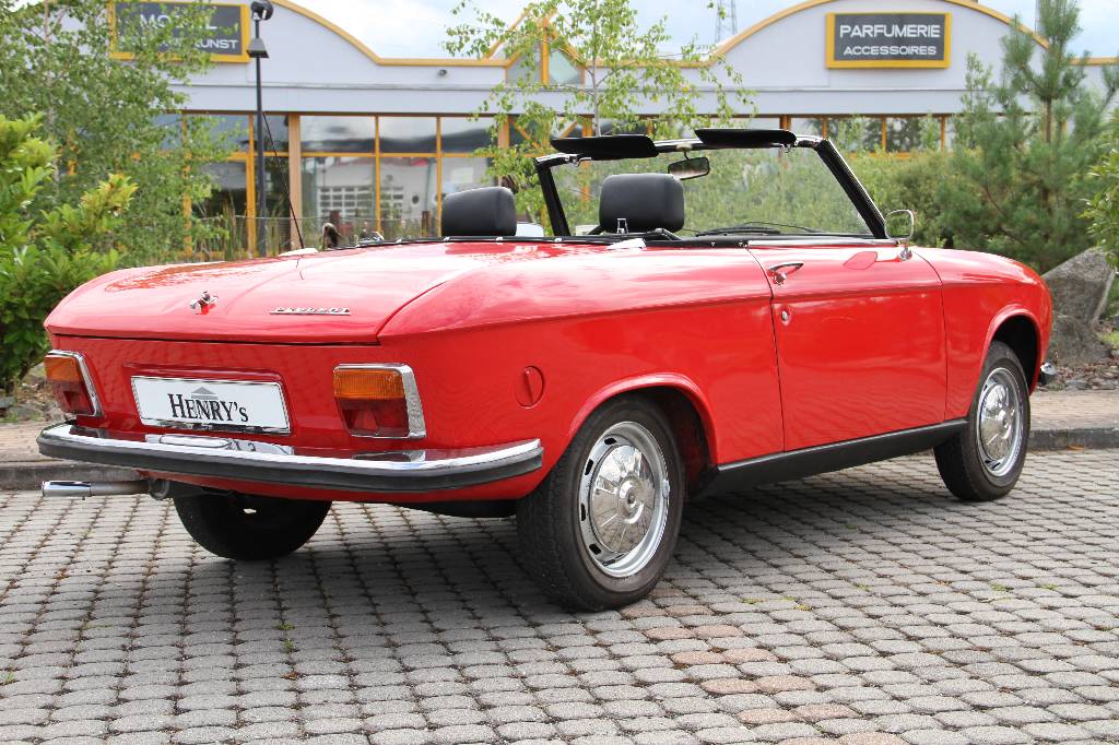 Detail b: Peugeot 304 B Cabriolet, EZ 03.1972, Laufleistung 19.375 km abgelesen, 48 KW/ 65 PS, H-zulassungsfähig, 4-Gang Schaltgetriebe, rot, Kunstleder ...