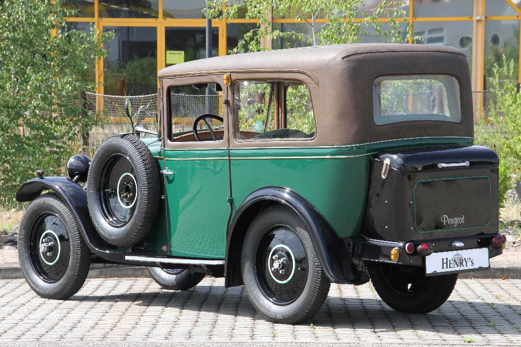 Detail b: Peugeot 190 S, EZ 04.1928, H-Kennzeichen, Laufleistung 14.779 km abgelesen, 10 kW/ 14 PS, Schaltgetriebe, grün/schwarz, Alcantara grün, Fahrzeug ...