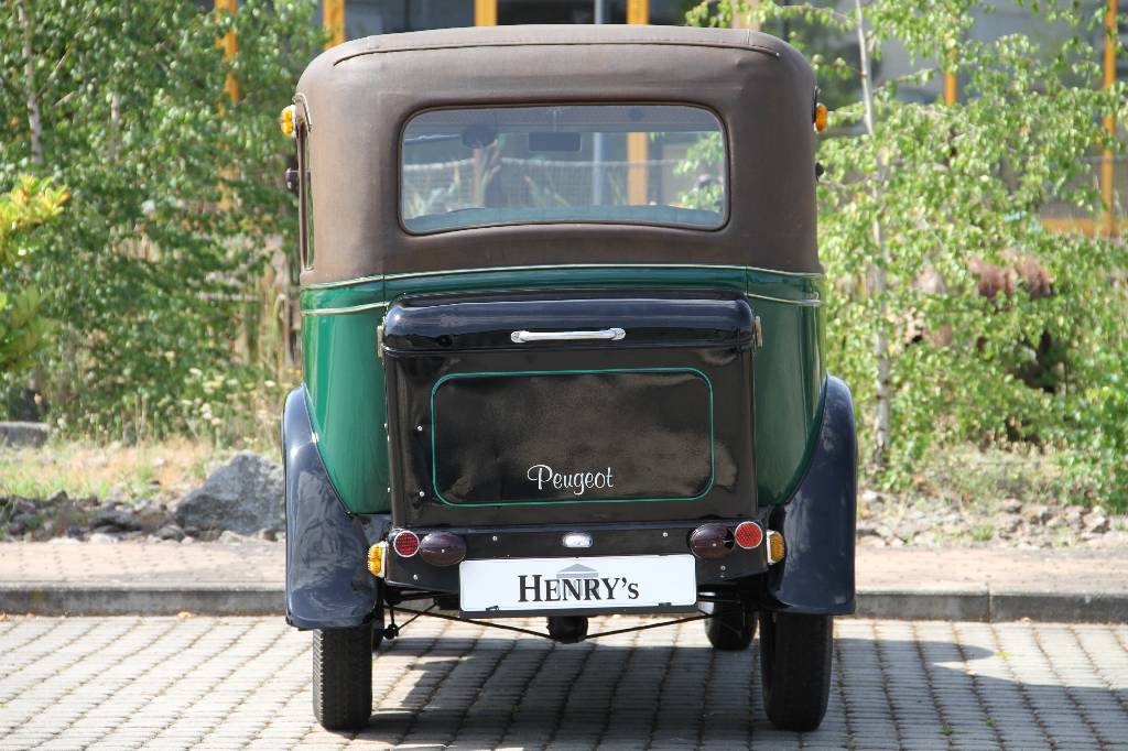 Detail c: Peugeot 190 S, EZ 04.1928, H-Kennzeichen, Laufleistung 14.779 km abgelesen, 10 kW/ 14 PS, Schaltgetriebe, grün/schwarz, Alcantara grün, Fahrzeug ...