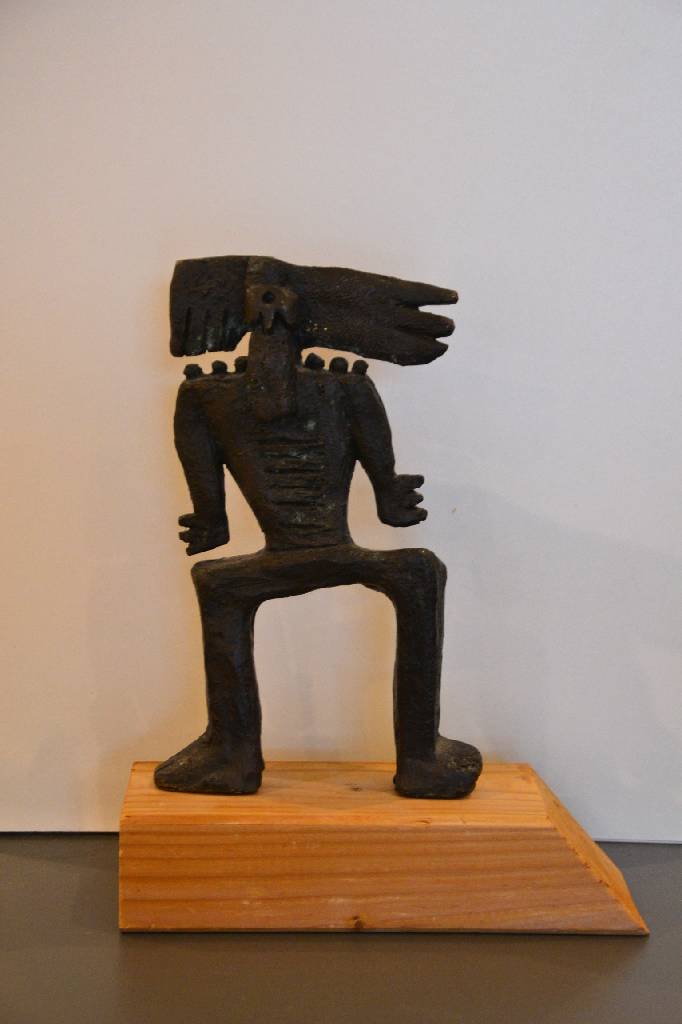 Detail c: Ann Vinck, geb. 1953 Anvers, Konvolut aus zwei Skulpturen und zwei Radierungen, Skulpturen ca. 15 cm bzw. 33 cm, Radierungen Blattgr. ca. 28x19 cm