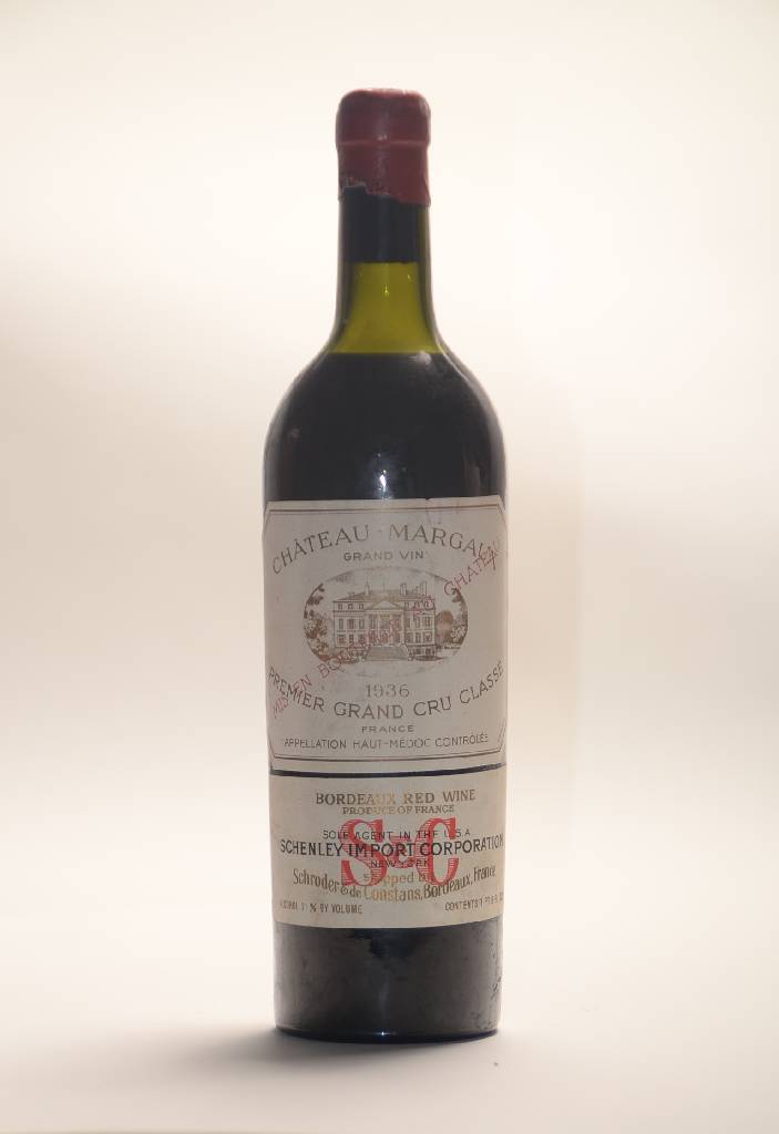2 Flaschen 1936 Château Margaux, Premier Grand Cru Classé, upper mid shoulder, je ca. 75 cl, Importeur: Schenley Import Corporation, New York, USA, ...