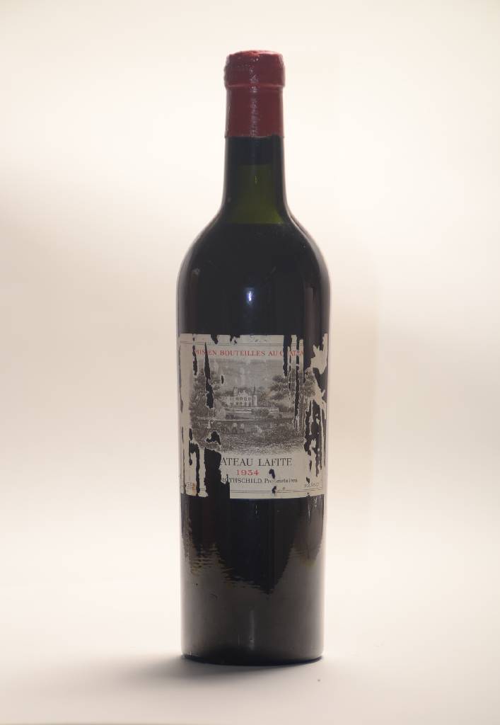 1 Flasche 1934 Château Lafite Rothschild, Pauillac, Premier Grand Cru Classé, upper mid shoulder, ca. 75 cl, unverkostet, Etikett besch., Kapsel ...