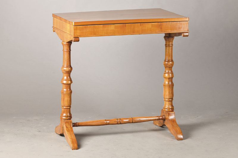 Tischchen Biedermeier, Kirschbaum, aus alten Teilen bestehend, ca. 82x77x54 cm