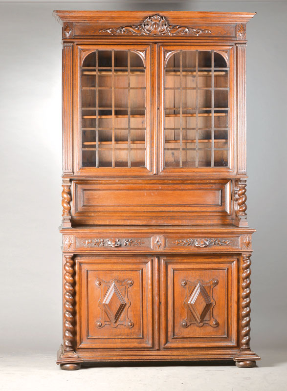Aufsatzvitrine, um 1880/90, Eiche massiv, eklektizistischer Stil, Aufsatz 2-türig alt verglast mit 3 Einlegeböden, seitl. Pilaster, ...