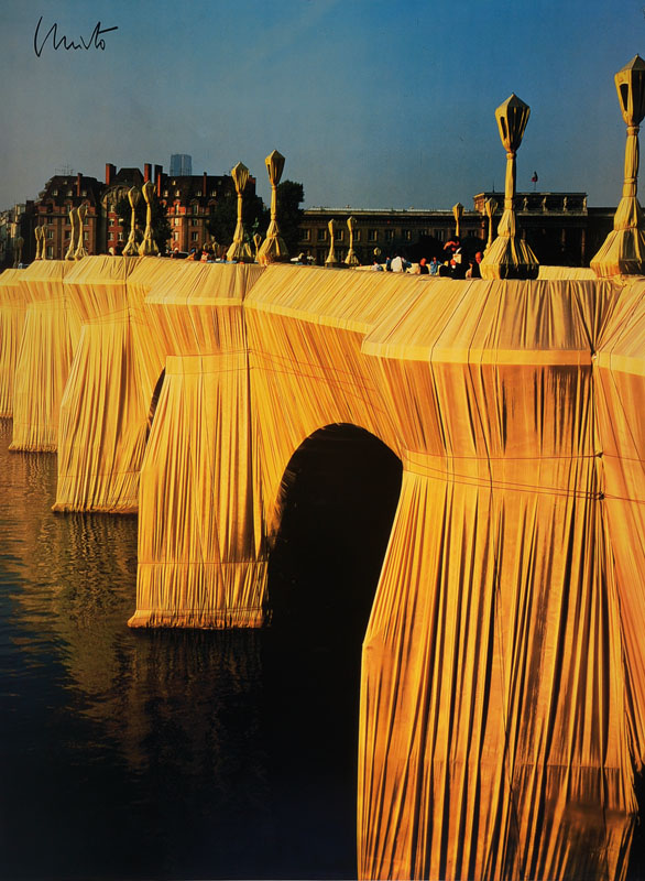 Christo, geb. 1935, "The Pont Neuf Wrapped", Farboffset auf dickem Papier, handsigniert oben links, Blattgr. ca. 84x64 cm, min. Knick an ...