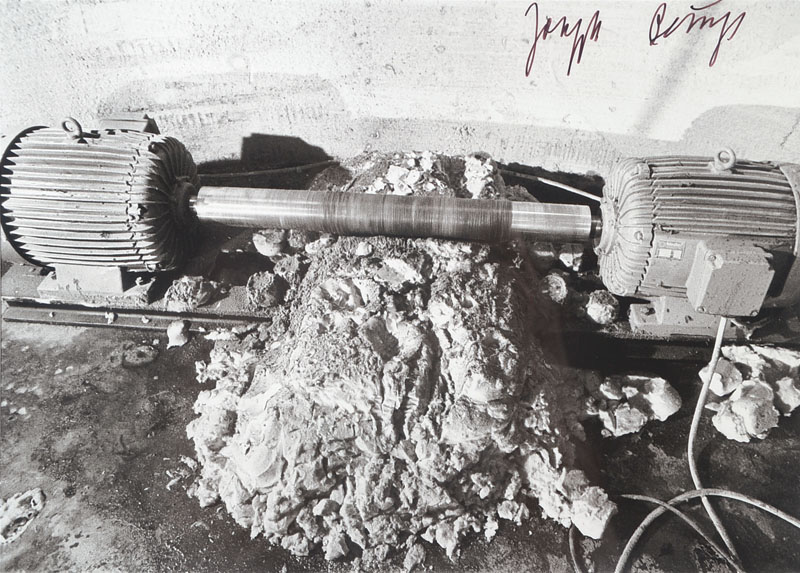 Werner Krüger, geb. 1917, Fotografie von Joseph Beuys, Silbergelatineabzug, handsigniert von Beuys, Auflage 30, WVZ Schellmann Joseph Beuys - Die ...