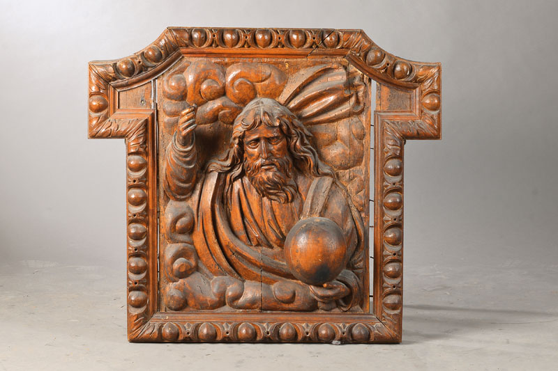 Altarbild/ Heiligenrelief, süddeutsch, um 1530-1550, Gottvater in den Wolken, die Herrscherkugel haltend, Kreuzbekrönung und Zepter fehlen, ...