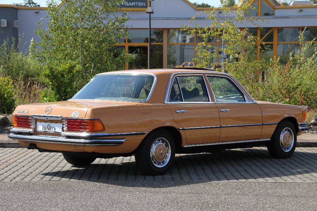 Detail c: Daimler-Benz 280 SE W 116, EZ 09.1975, Laufleistung ca. 189.900 km, TÜV 07.2017, H-Zulassung, letzter Service am 16.07.2015 bei 189.754 km, 136 kW/ ...