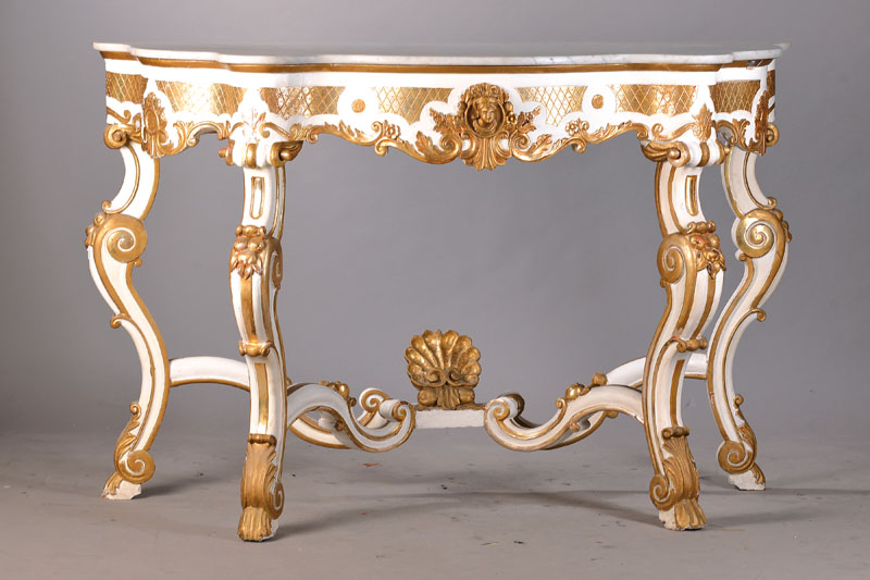 Konsole, wohl Frankreich, um 1880/90, Holz gestuckt, weiss- u. goldfarben gefaßt, im Rokoko-Stil, allseitig geschweift, mit Marmorplatte, sehr ...