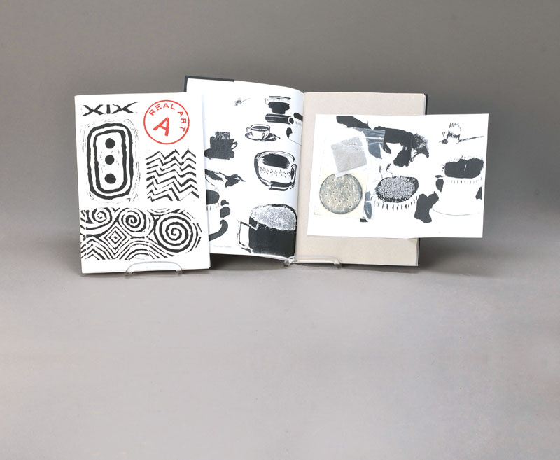 Konvolut aus zwei Mappenwerken, "Real Art A" - Vol. 2 No. 4 von 1994 und Vol. 2 No. 6 von 1995, Editor Malcolm Gibson, mit ...