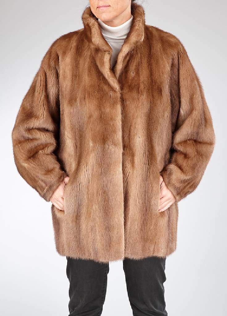 SAGA Mink Nerzlongjacke, Gr. ca. 40, brauneFelle längs verarbeitet, Stehkragen, Fledermausärmel, 2 seitl. Einschubtaschen, hell braunes ...