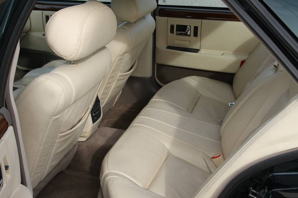 Detail g: Cadillac Seville STS, EZ 02.1998, Laufleistung ca. 130.000 km, 224 kW/ 305 PS, Automatikgetriebe, dunkelgrün, Leder creme, unfallfrei, leichte ...