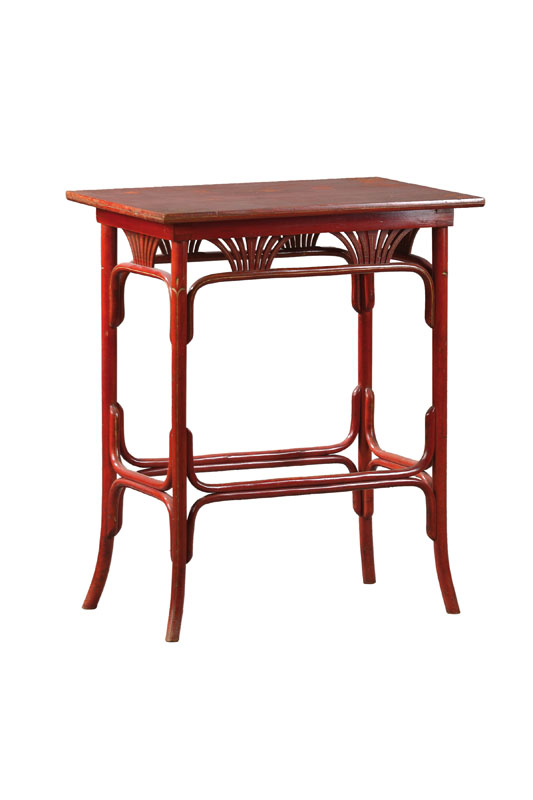 Beistelltischchen, Thonet wohl Nr. 8122, frühes 20.Jh., Bugholz in orig. roter Fassung, vielfach versproßt mit abstrahierender Verzierung, ...